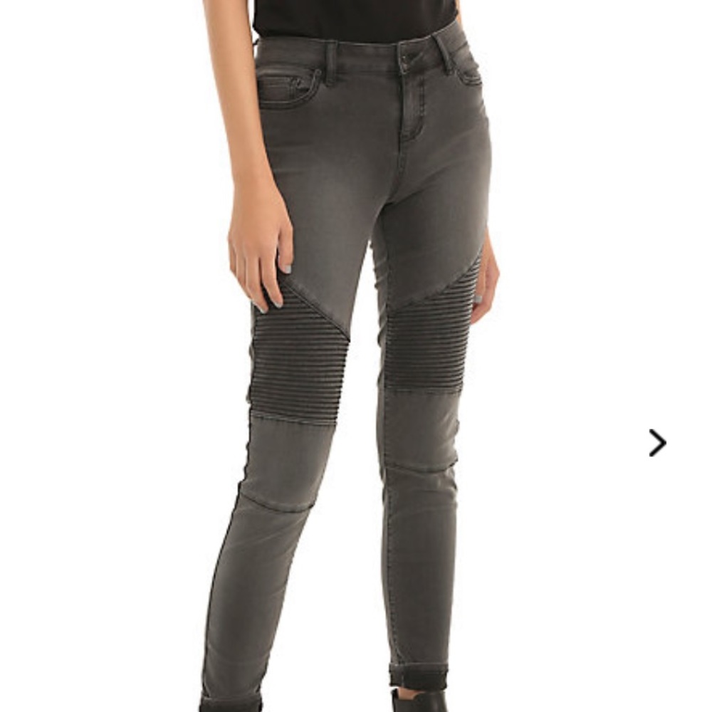 Hot Top Black Heart jeans